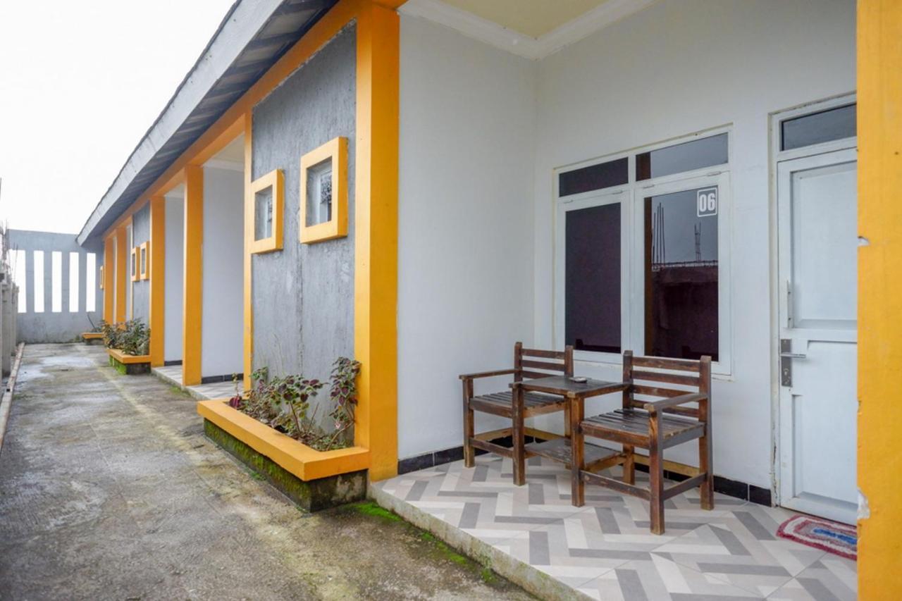 Reddoorz Near Candi Cetho Karanganyar Karanganyar  Luaran gambar